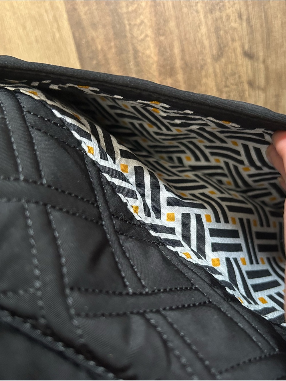 Vera Bradley Black Quilted Crossbody/Messenger Bag - Retired Dogwood Lining - Picture 4 of 11